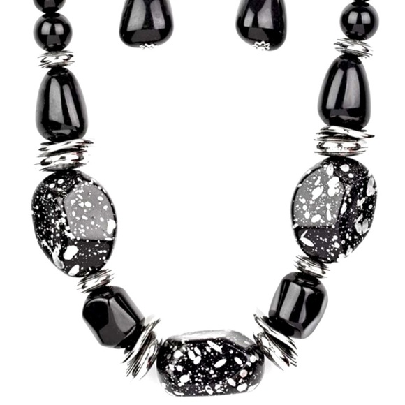 In Good Glazes - Black Necklace - Picture 2 of 3